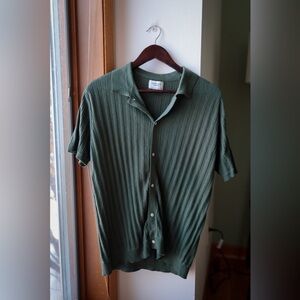 Green men’s sweater polo
